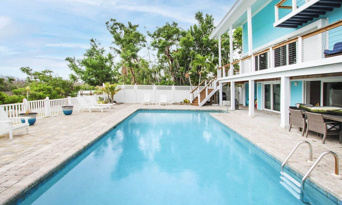 Captiva House | Snook Away - Six bedroom bay front home nicely updated