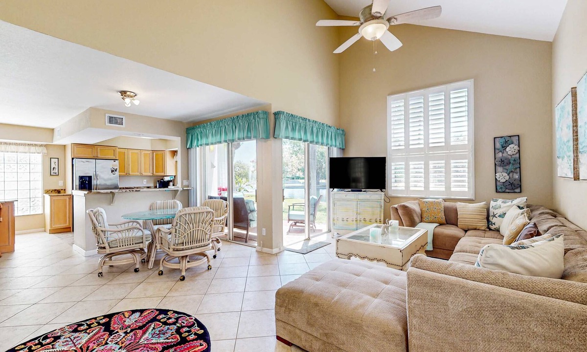 Isla del Sol House | Snowbird friendly townhouse near downtown with heated pool hot tub grill golf