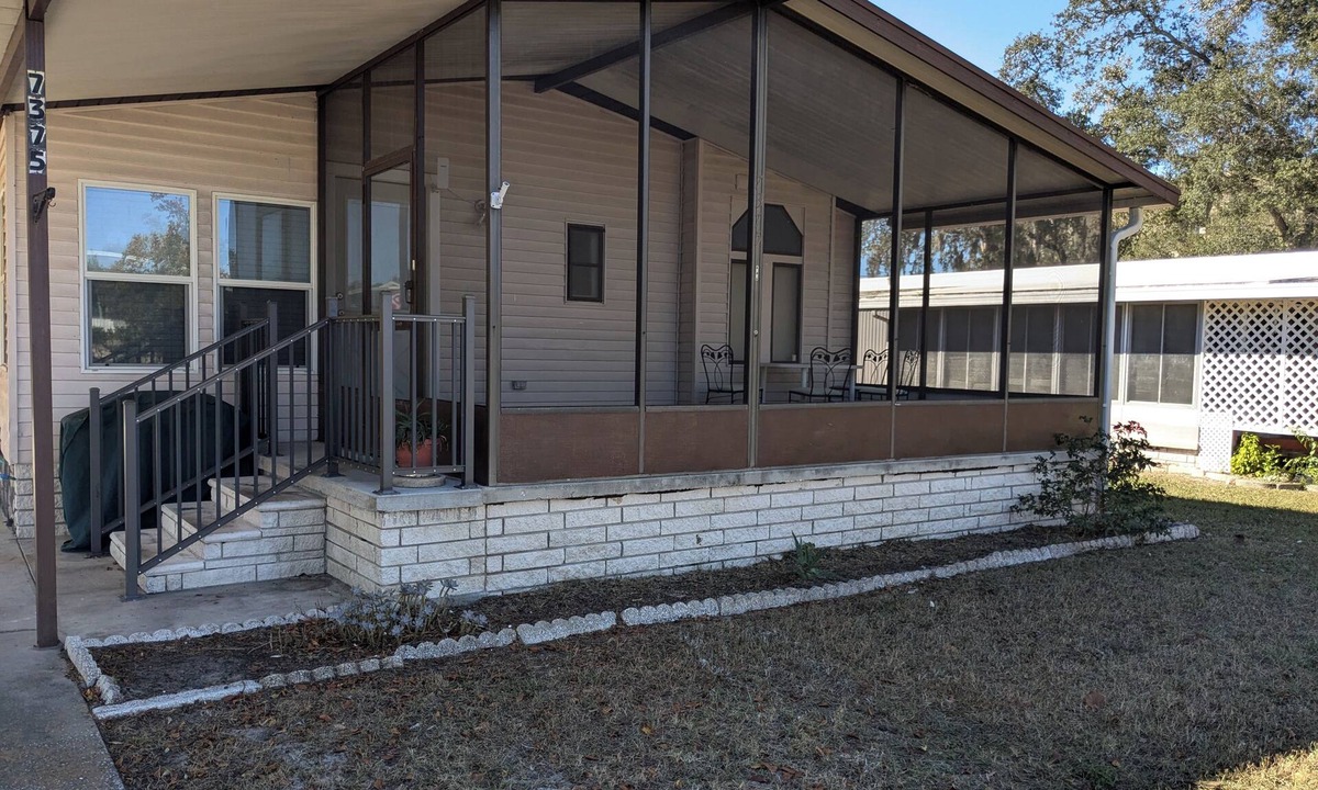 High Point House | Snowbird home rental in highly sought after 55+ golf community
