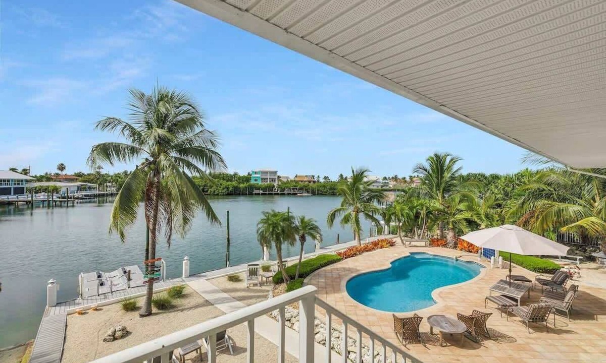 Marathon House | Sombrero Palms