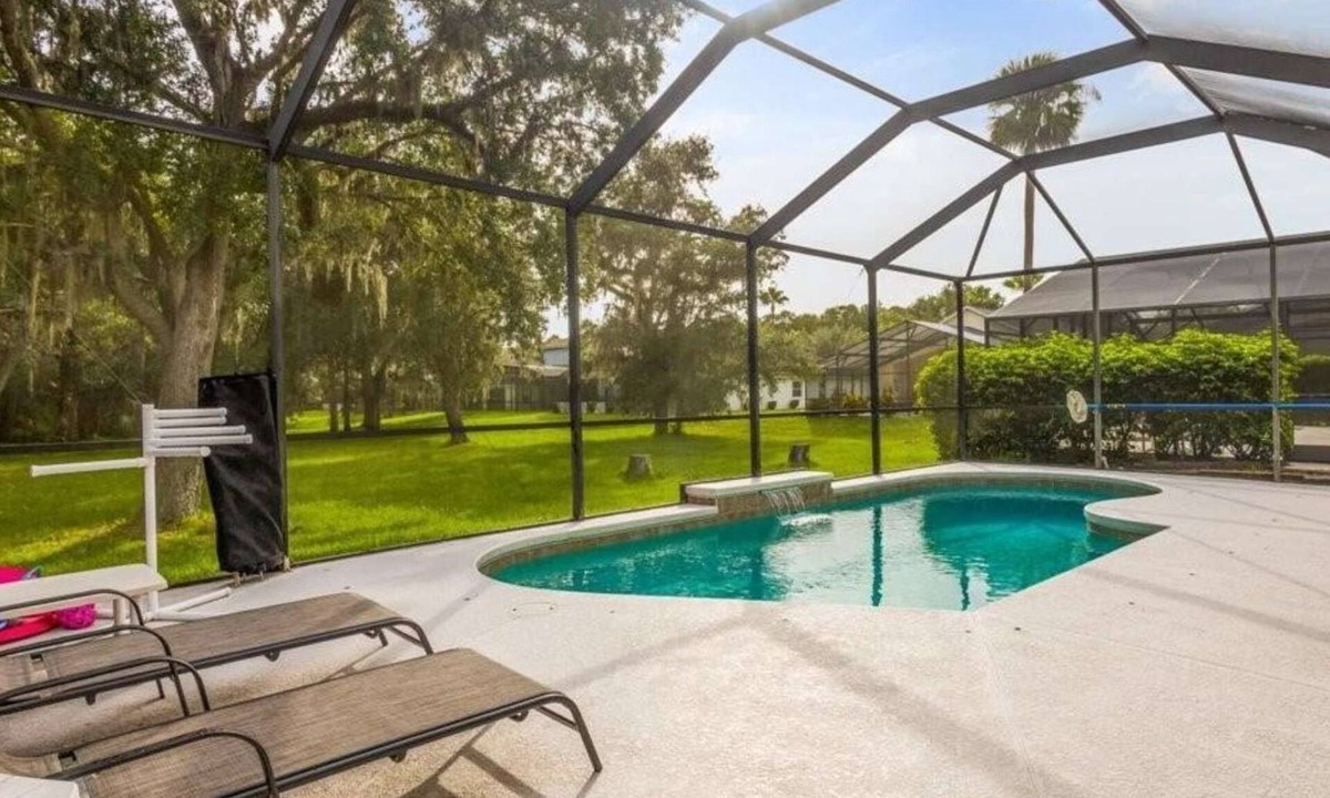 Cumbrian Lakes House | South facing pool home, gated community, 10 mins to Walt Disney World Resort!