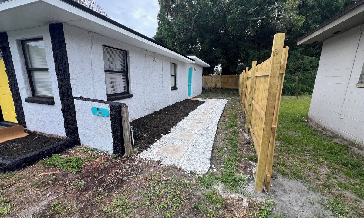 Merritt Island House | Space Coast getaway! The blue Lagoon! One bed one bath Oasis!