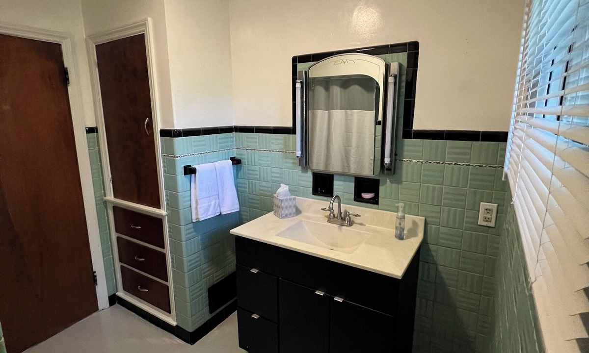 Webster Condo | Spacious 2 bedroom apartment is central to everything Rochester has to offer +