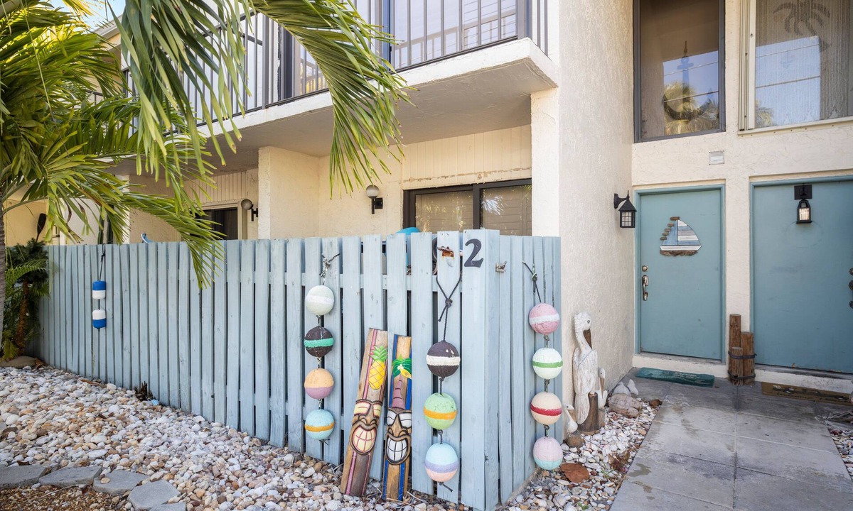 Marathon House | Spacious 2BR + Loft Townhome w/Beach, Pool, & Marina in Gated Community
