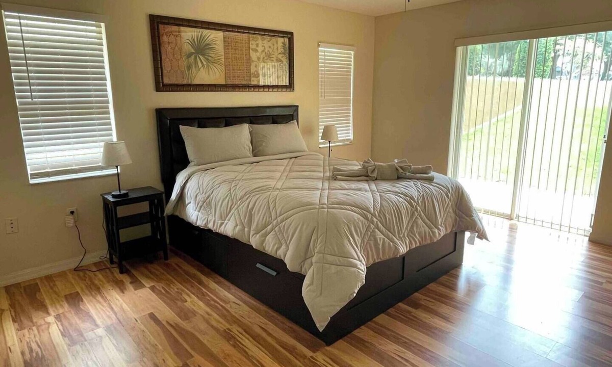 Clermont House | Spacious 3 bedroom near entertainment and Disney