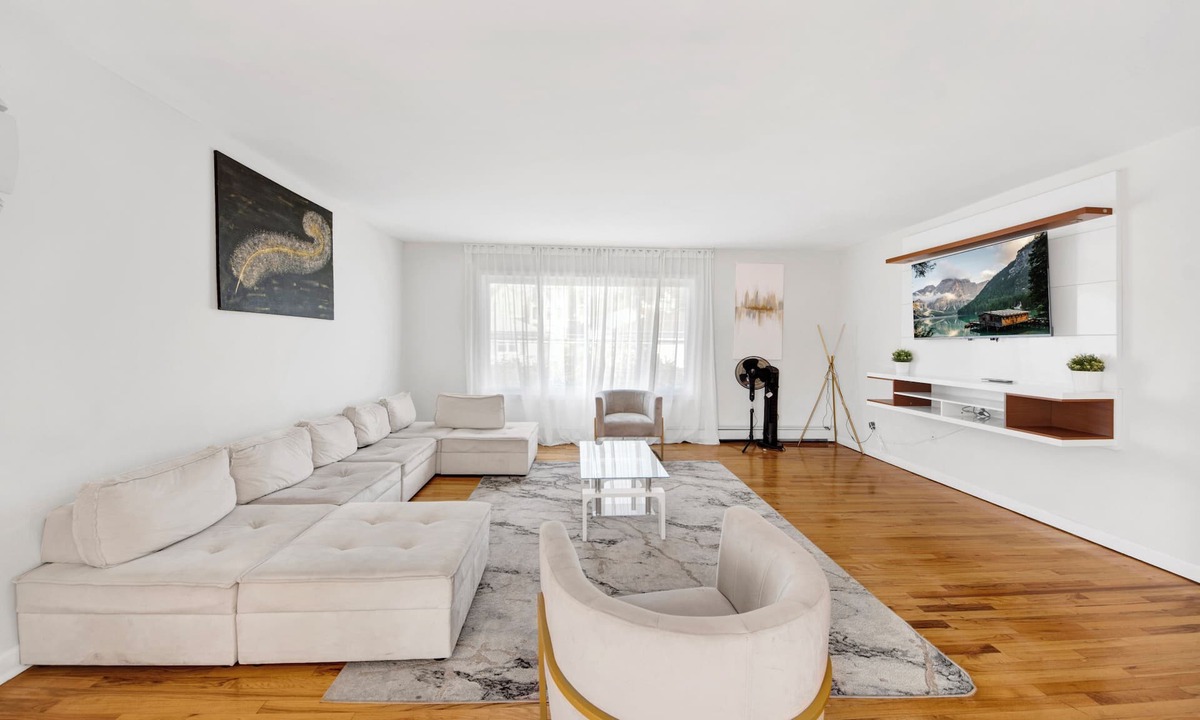 Southeast Yonkers House | Spacious 3BR Home Game Room Free Parking Easy NYC Access