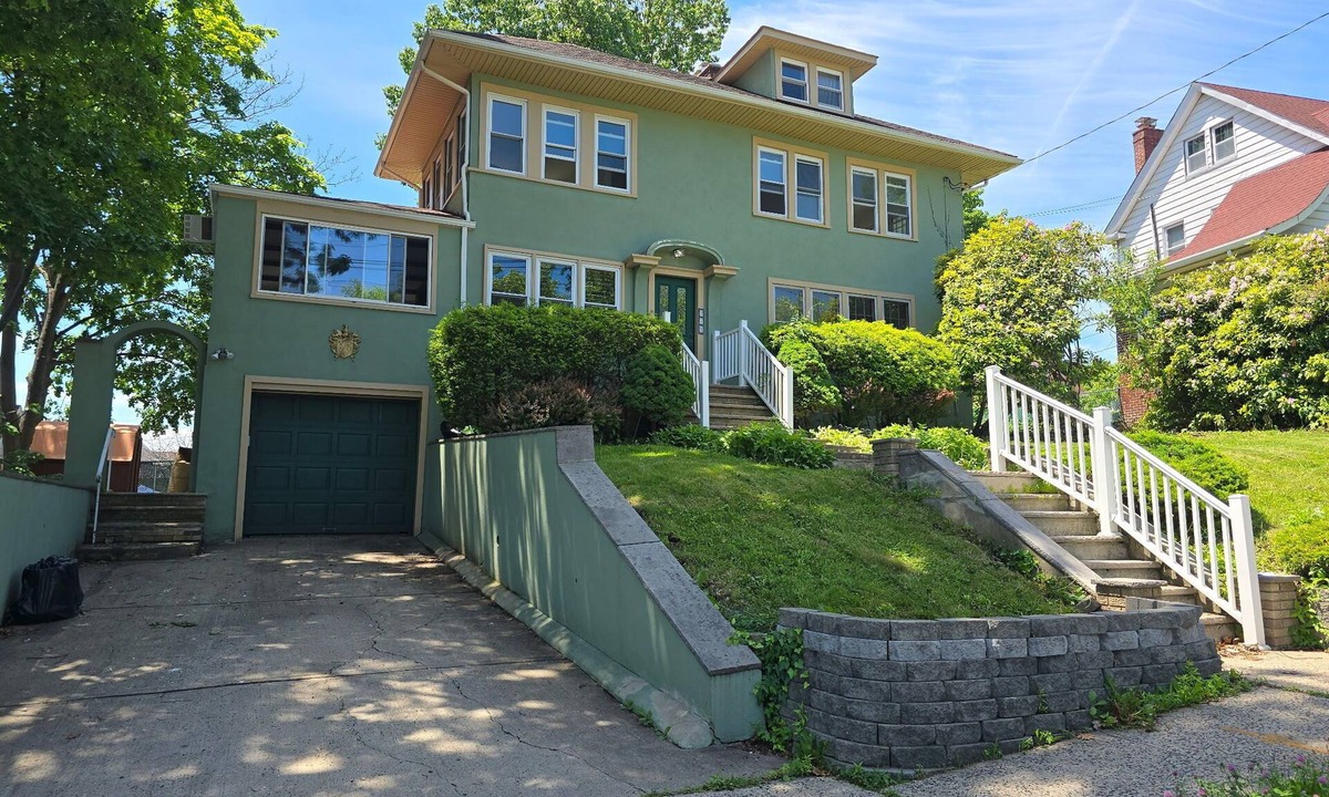Belleville House | Spacious 5 BD Colonial-near NYC/EWR/MetLife Stadium
