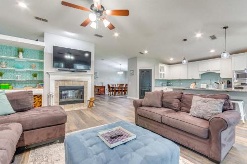 North Northwest Pensacola House | Spacious Home w/Sunroom, 15 Mi to Pensacola!