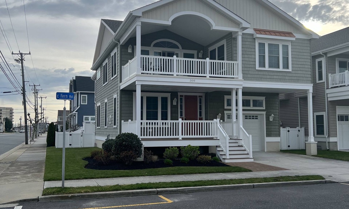 Wildwood Crest House | Spacious House Private Pool Ocean View 2 Decks 4 King Bed close to Ocean