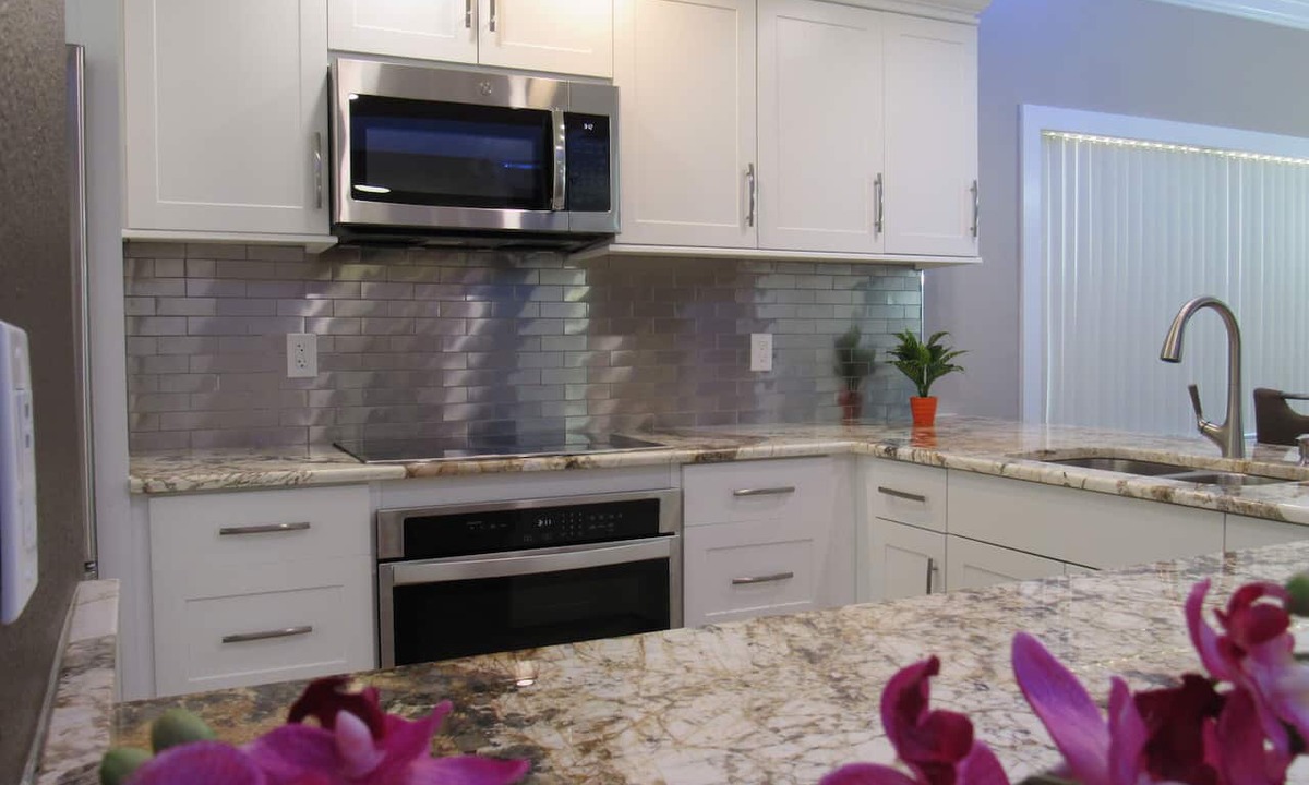 South Bradenton Condo | Spacious Lakeview Resort Condo Near IMG & Anna Maria Beaches w/Pools & Hot Tubs