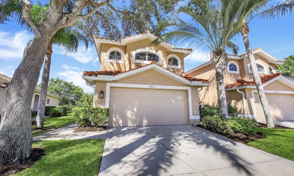Naples House | Spacious Lely townhome, minutes from downtown Naples Beach.