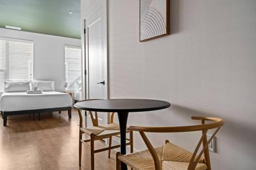 Tampa Apartment | Spacious Studio in Midtown Free Pool and Parking