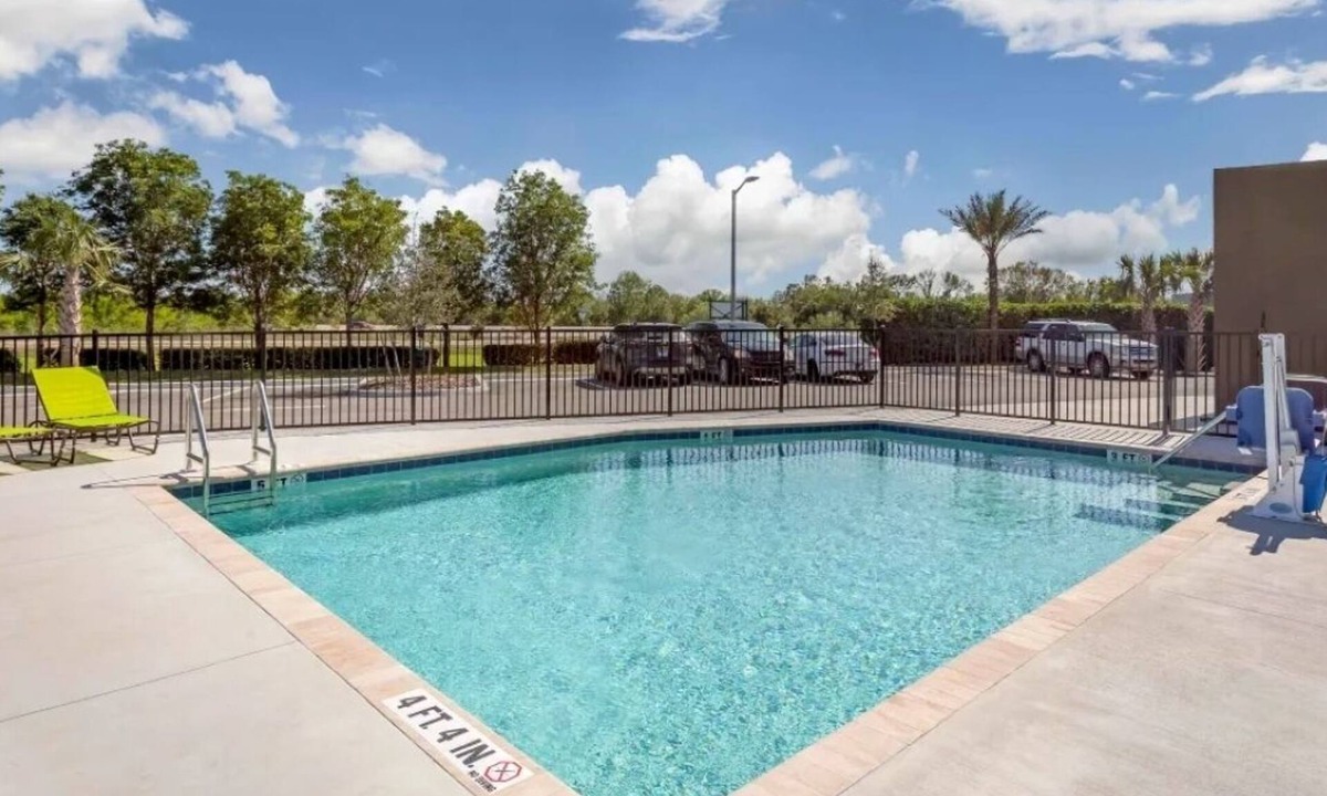 Biggar Hotel | Spacious Suite Perfect for Families Visiting Fort Myers Attractions