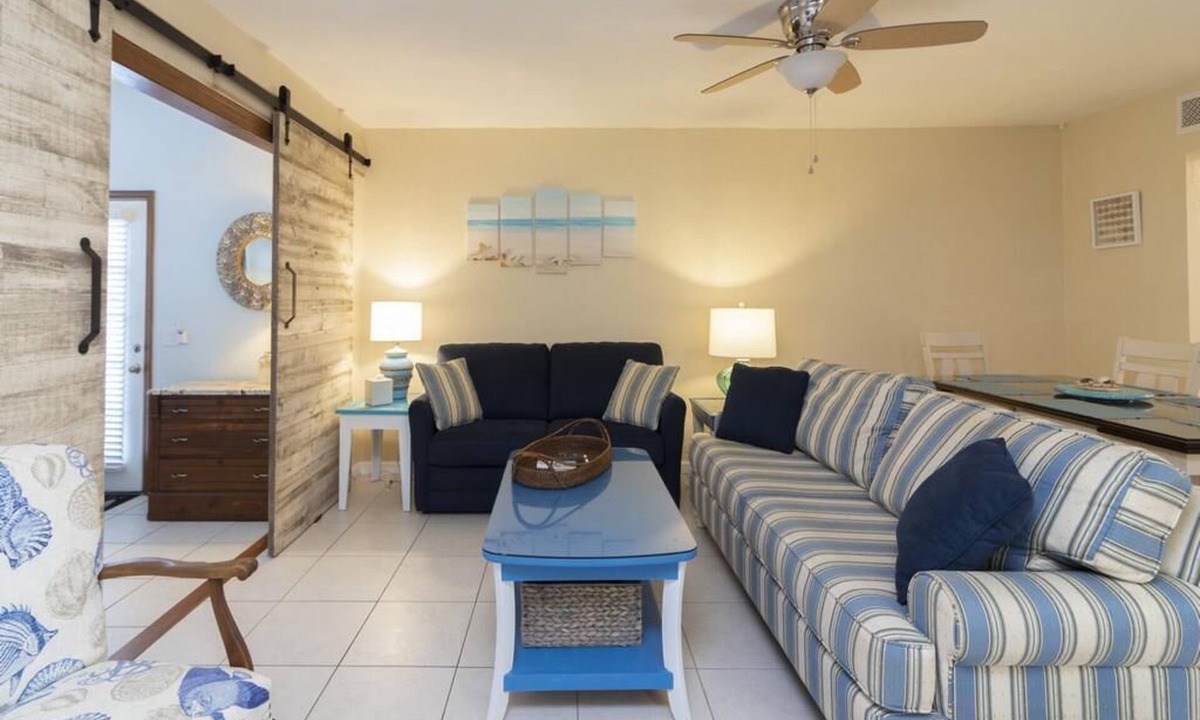 Crescent Beach House | Spacious Townhome ~ Pet Friendly ~ Great Beach Location!