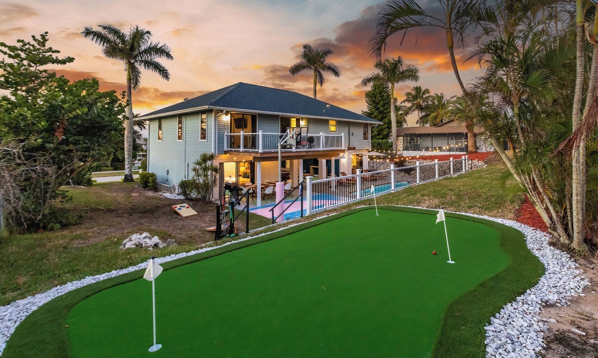 Marco Island Villa | Spacious Villa with Heated Pool, Golf, Game Room, Basketball, Bikes
