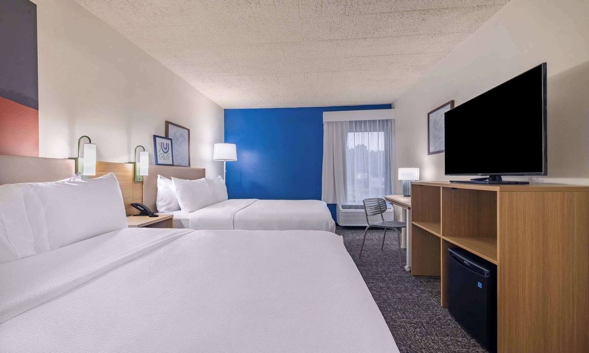 Clarks Summit Hotel | Spark by Hilton Clarks Summit