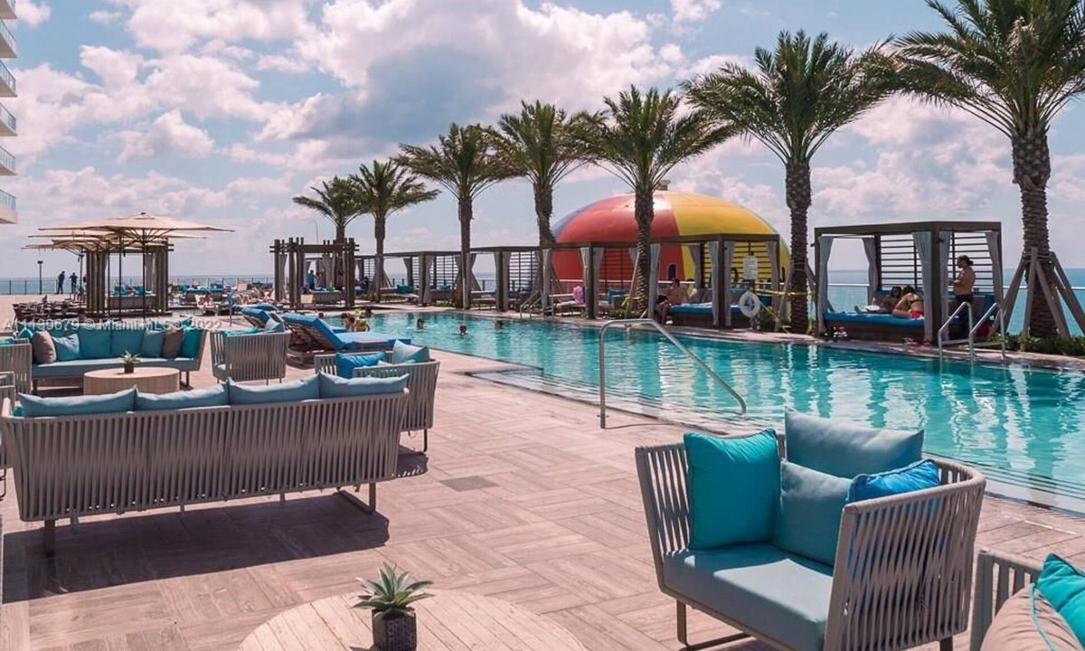 Hollywood South Central Beach Condo | Spectacular 2B 2B in Hollywood Beach Florida.