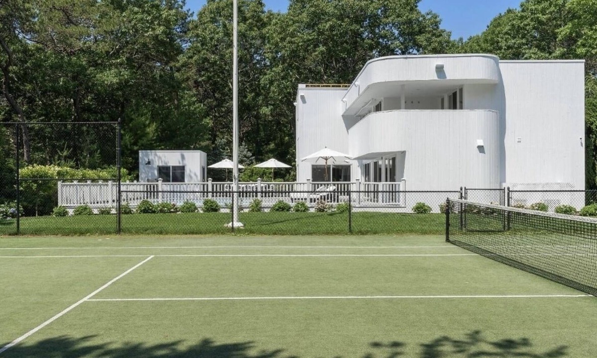 Northwest Harbor House | Spectacular East Hampton with private tennis court and pool