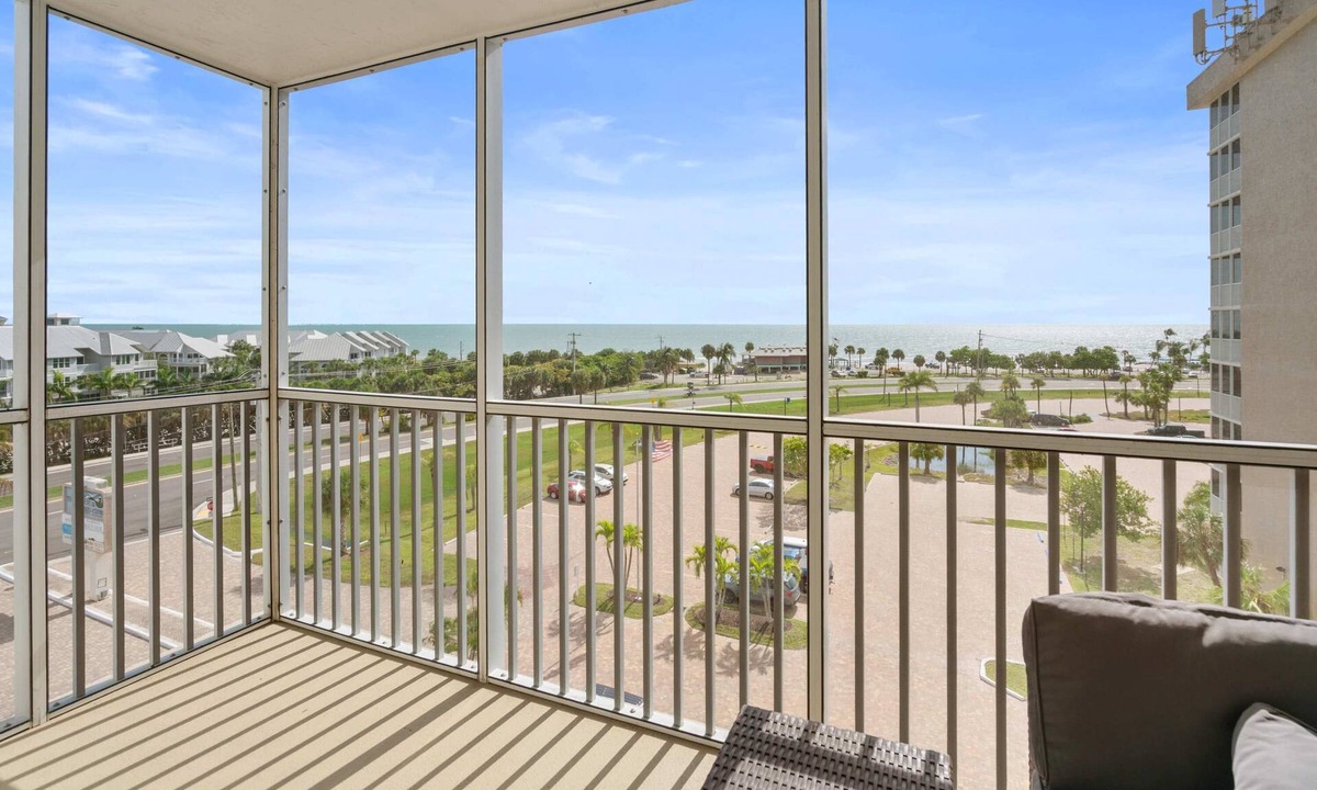 Bonita Springs Condo | Spectacular Gulf Views Close To Beach Studio 4606