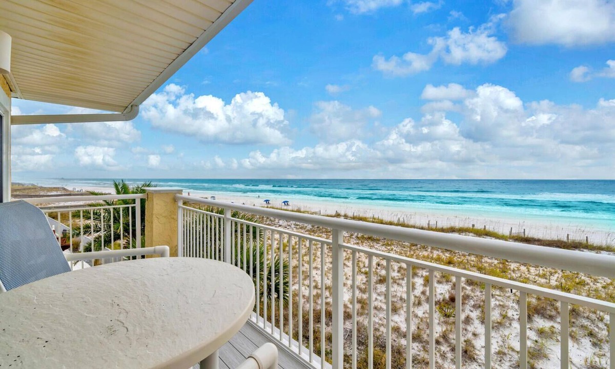 Harold Condo | Spectacular views & beach ON the Emerald Coast of Ft Walton Beach/"West Destin"