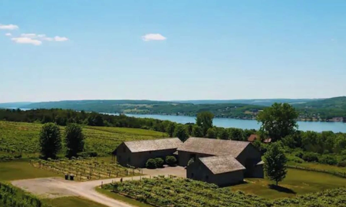 Town of Milo House | Spectacular Vineyard Estate above KEUKA LAKE