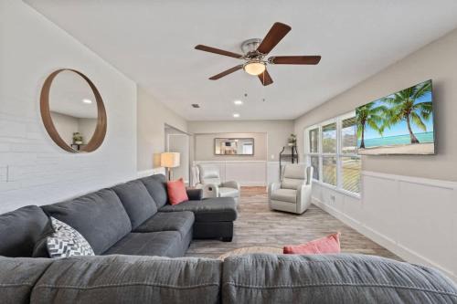 Southside House | Splash Haven - Team Joseph Ellen