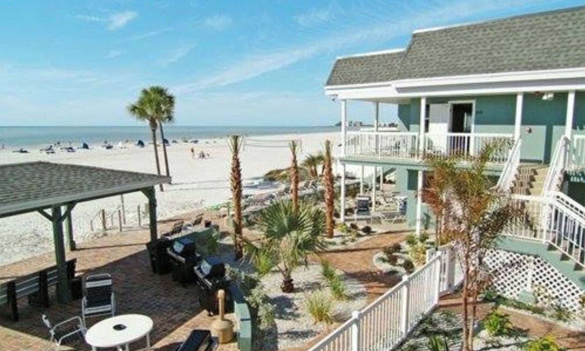 Belle Vista Condo | St Pete's Beach - 2 BR 2 Bath - Amazing Beach!