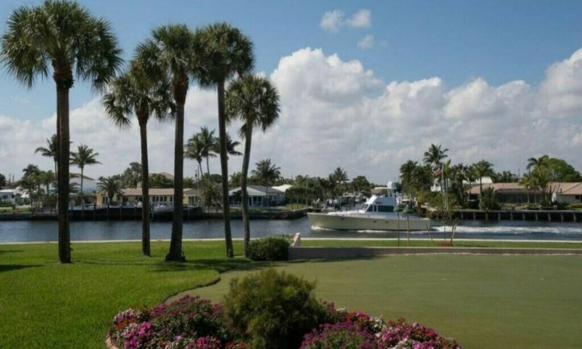 Deerfield Beach Condo | Steps from beautiful Deerfield Beach
