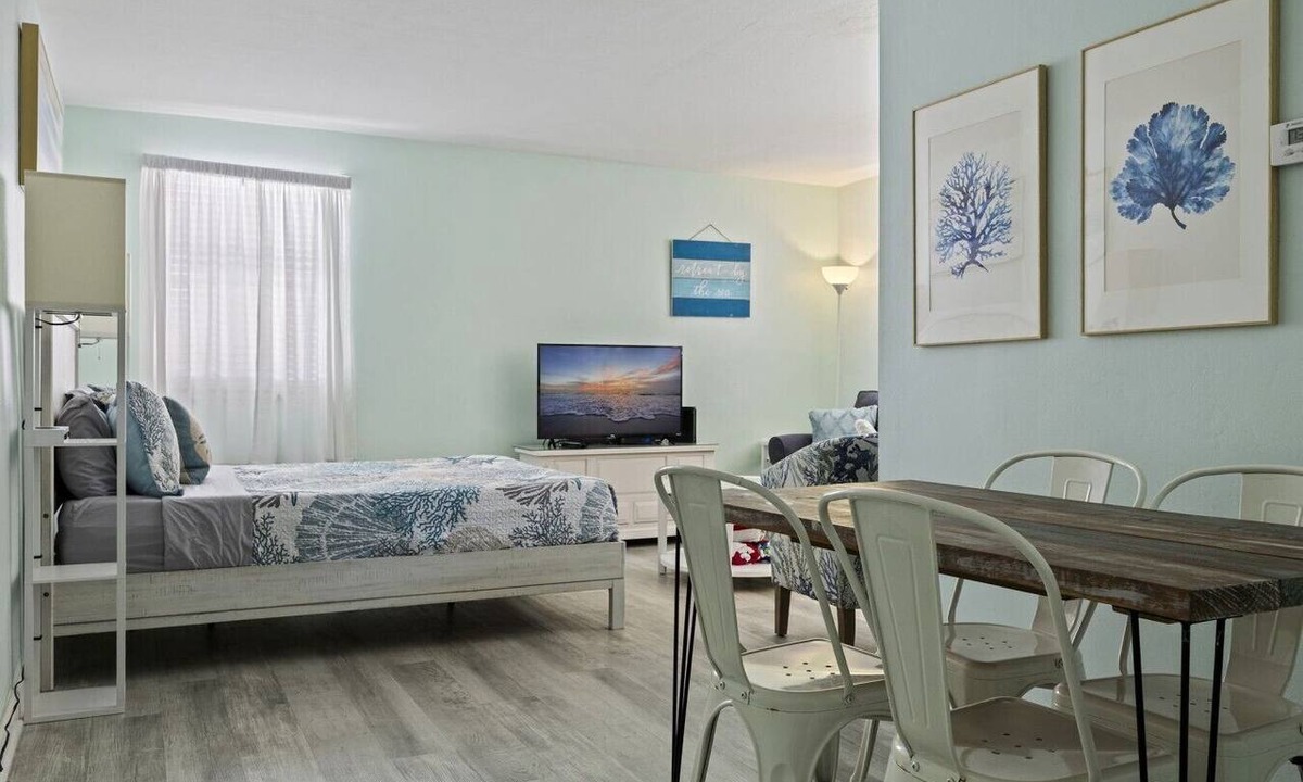 St. Pete Beach Apartment | Steps from Upham Beach & Pool