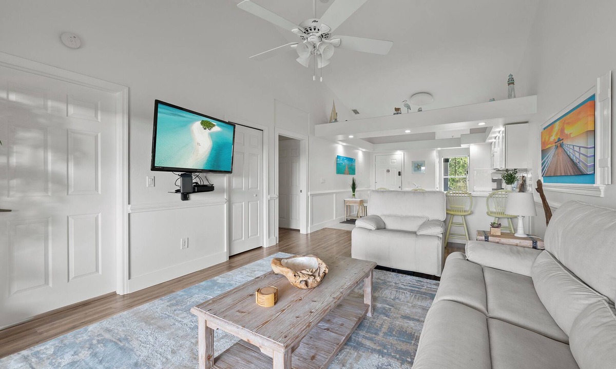 Naples Condo | Steps to Pool & Pickleball Naples Resort 2BR Near Golf & Beaches