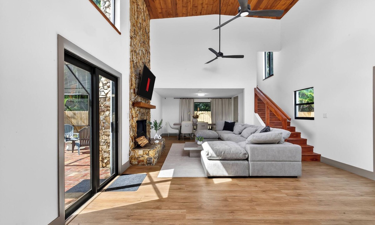 Driftwood House | Stonewood Escape 4BR Fireplace Near Hard Rock