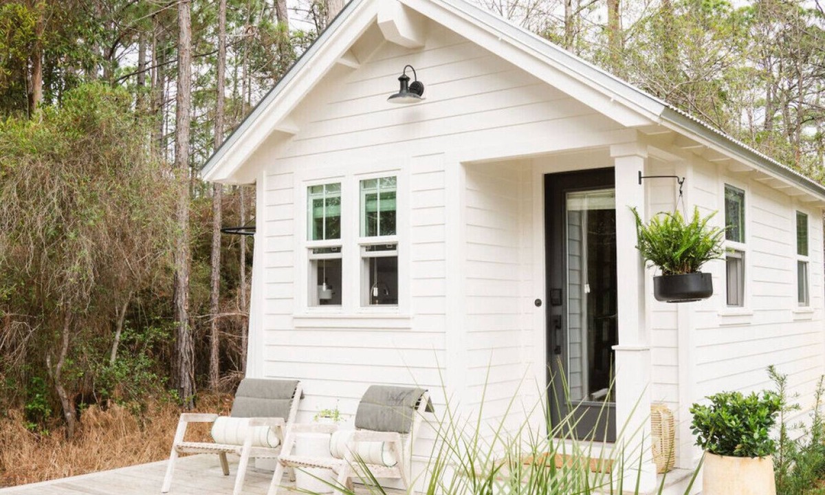 San Juan Cottage | Studio Juan: Seagrove Beach tiny house 30A + pool + bikes + beach chairs