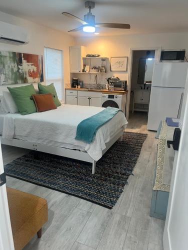Largo House | Studio Near Beach