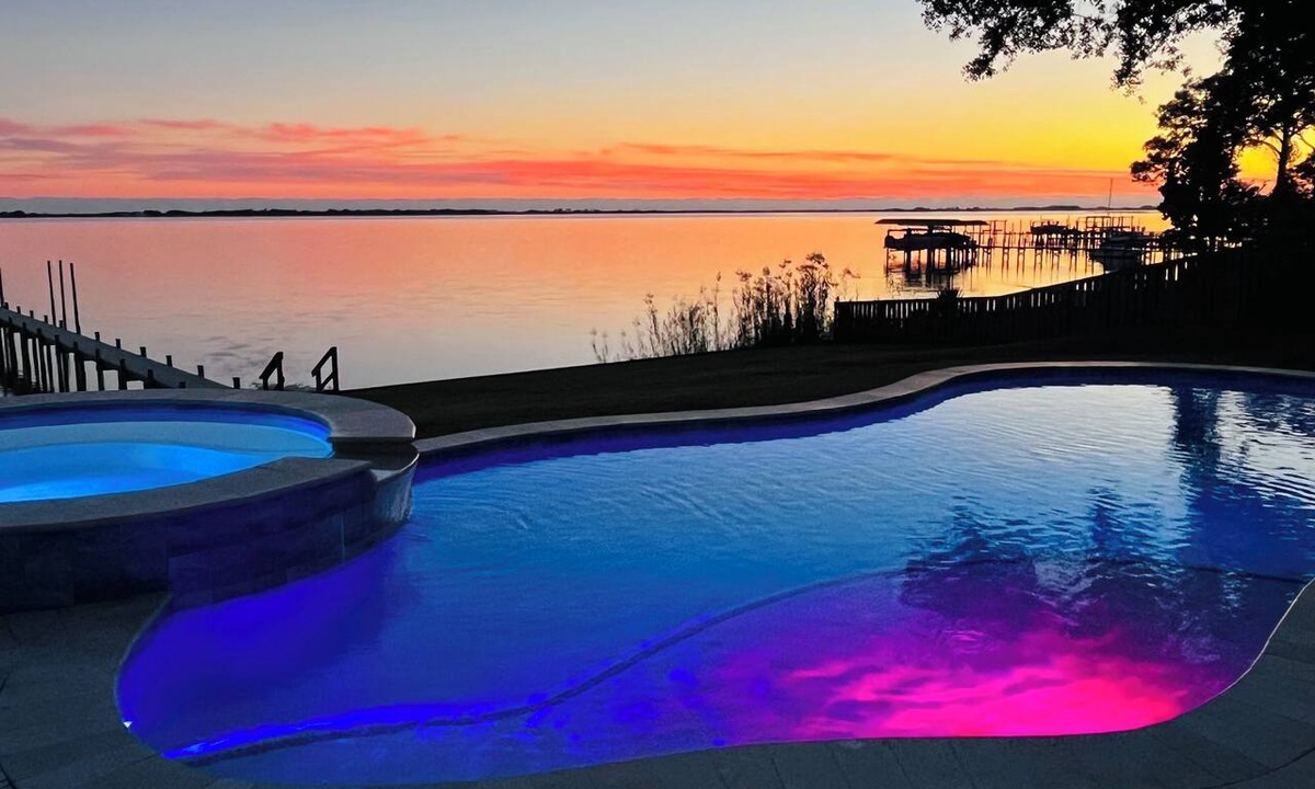 Wynnehaven Beach House | Stunning Waterfront Villa w Incredible Views - Htd Pool, Spa, Dock, Beach, Gm Rm