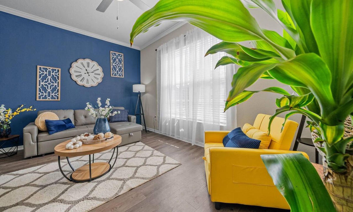Westchase Apartment | Stylish 2BR/2BA w/Pool, Gym Near Airport #3