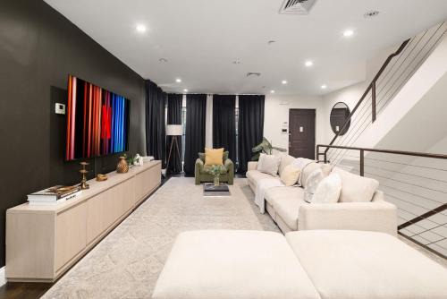 East Harlem Apartment | Stylish 3BR Designer Home in NYC