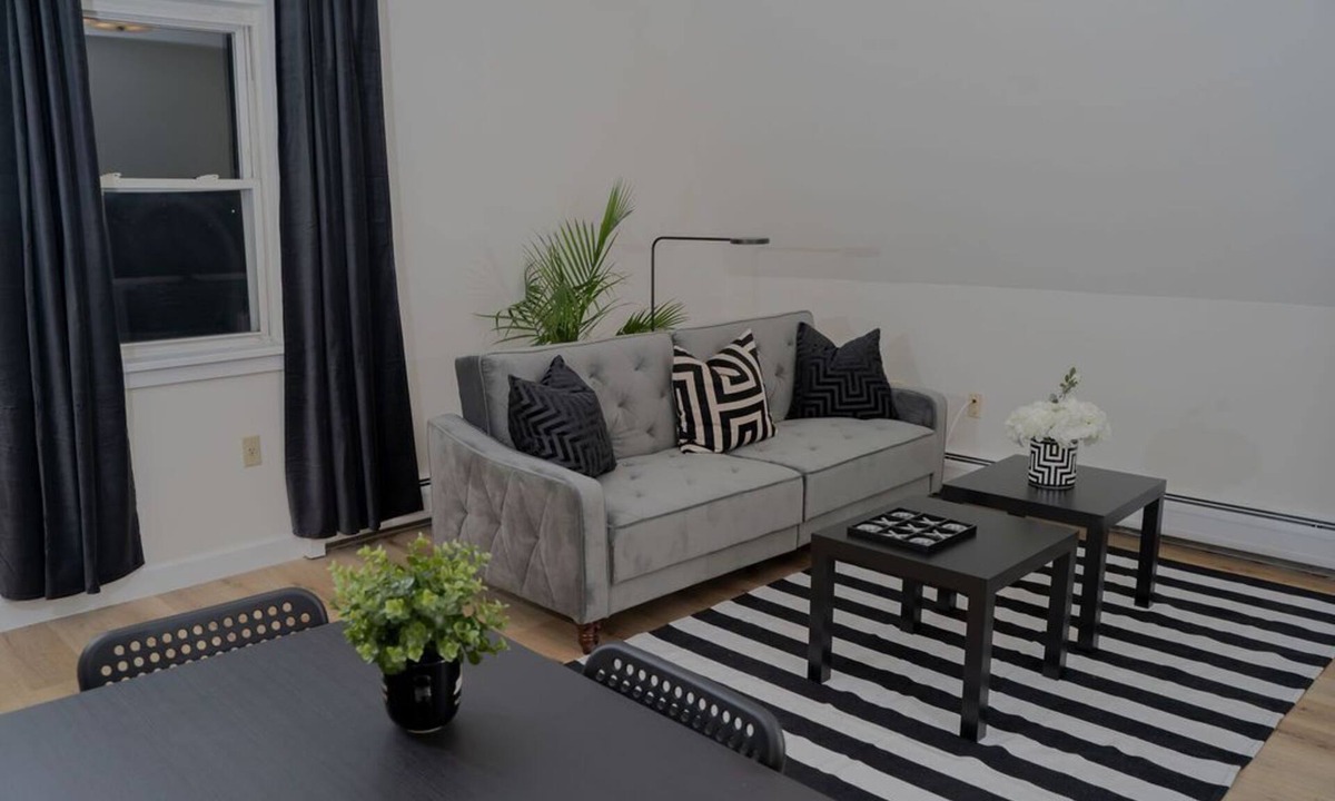 Poughkeepsie House | Stylish and spacious centrally located one bedroom apartment