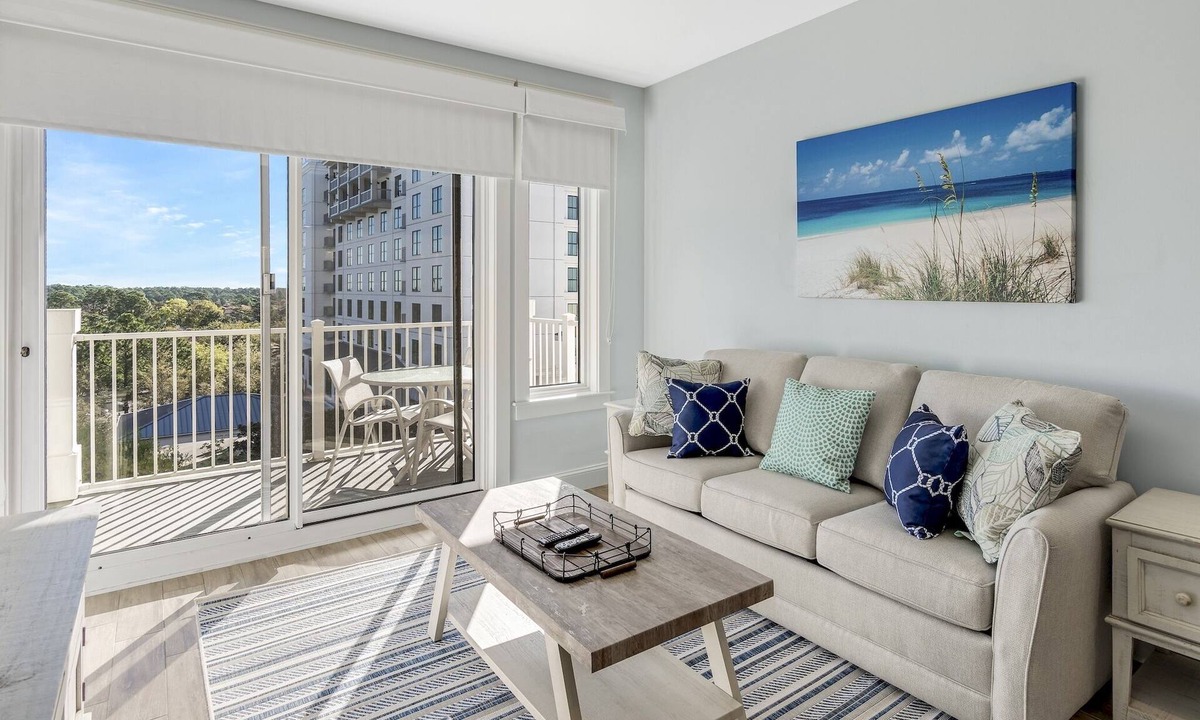 Baytowne Wharf Condo | Stylish Grand Sandestin 6th Floor 1BR Condo - Renovated