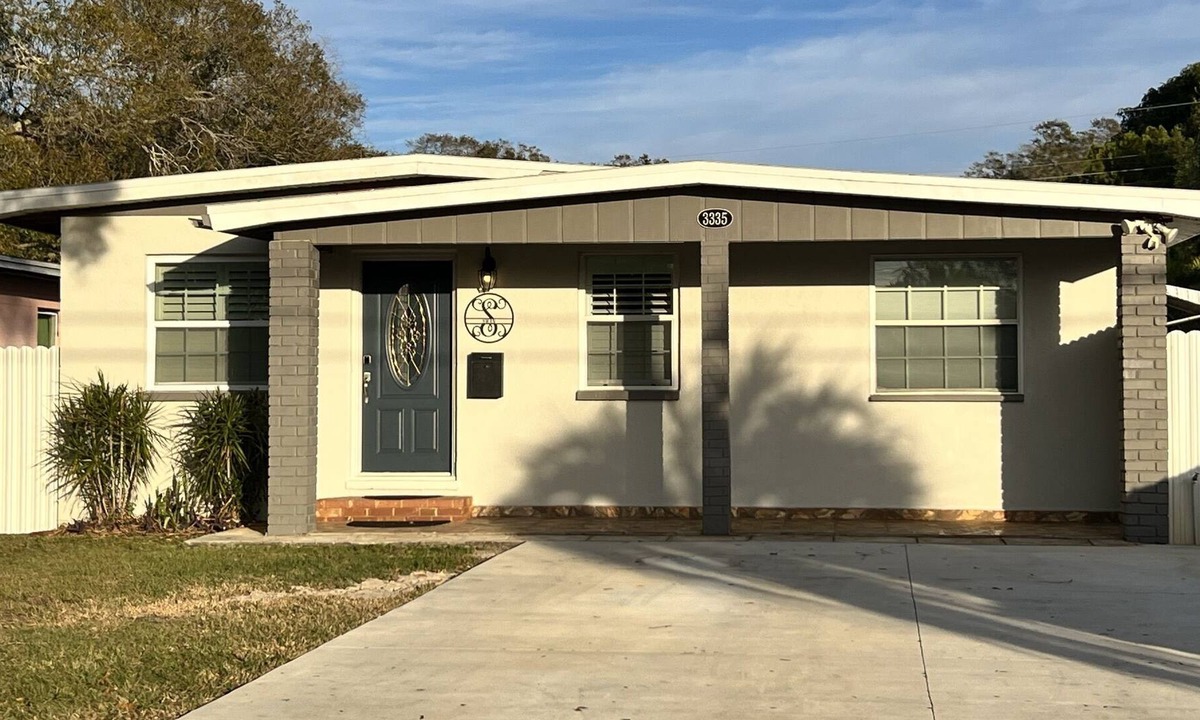 Disston Heights House | Stylish St Pete home, close to downtown and beaches. Fully updated!