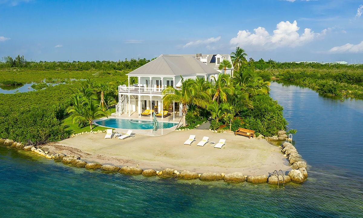 Sugarloaf Key House | Sublimely private luxury home with enveloping oceanfront views near Key West