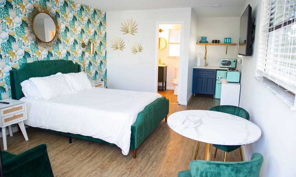 Indian Shores Hotel | Sunburst Inn The Standard Studio - Room 6