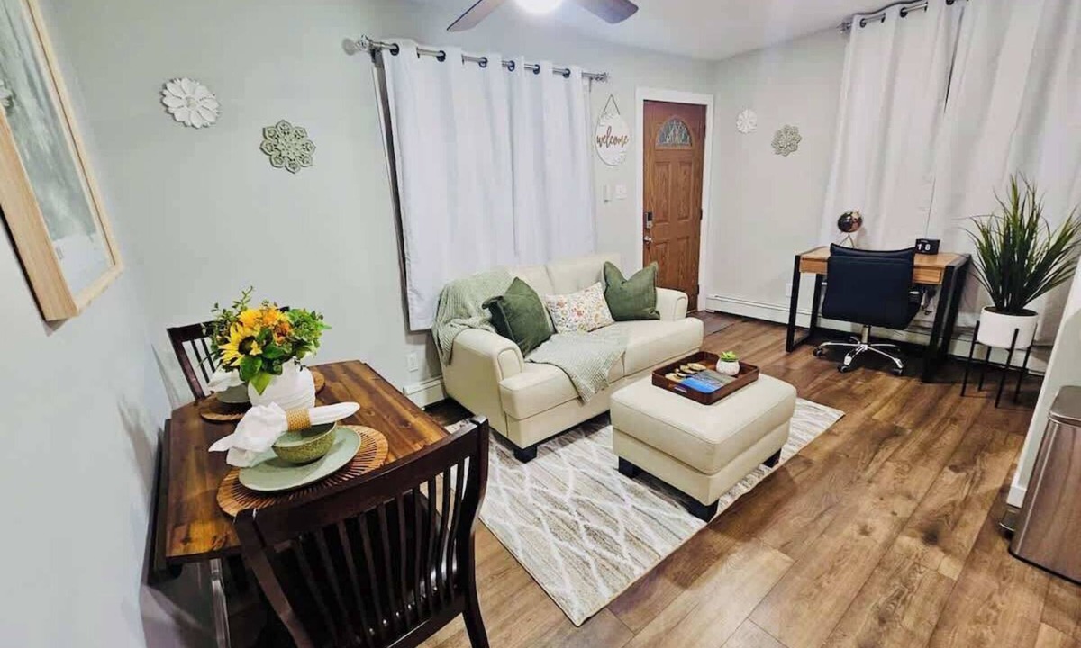 Bay Shore House | Sundown Escape Near SouthShore University Hospital