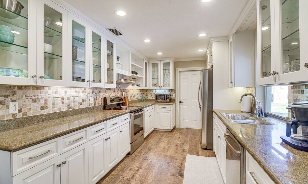 North River Shores House | Sunny Stuart Vacation Rental w/ Lanai & Pool!