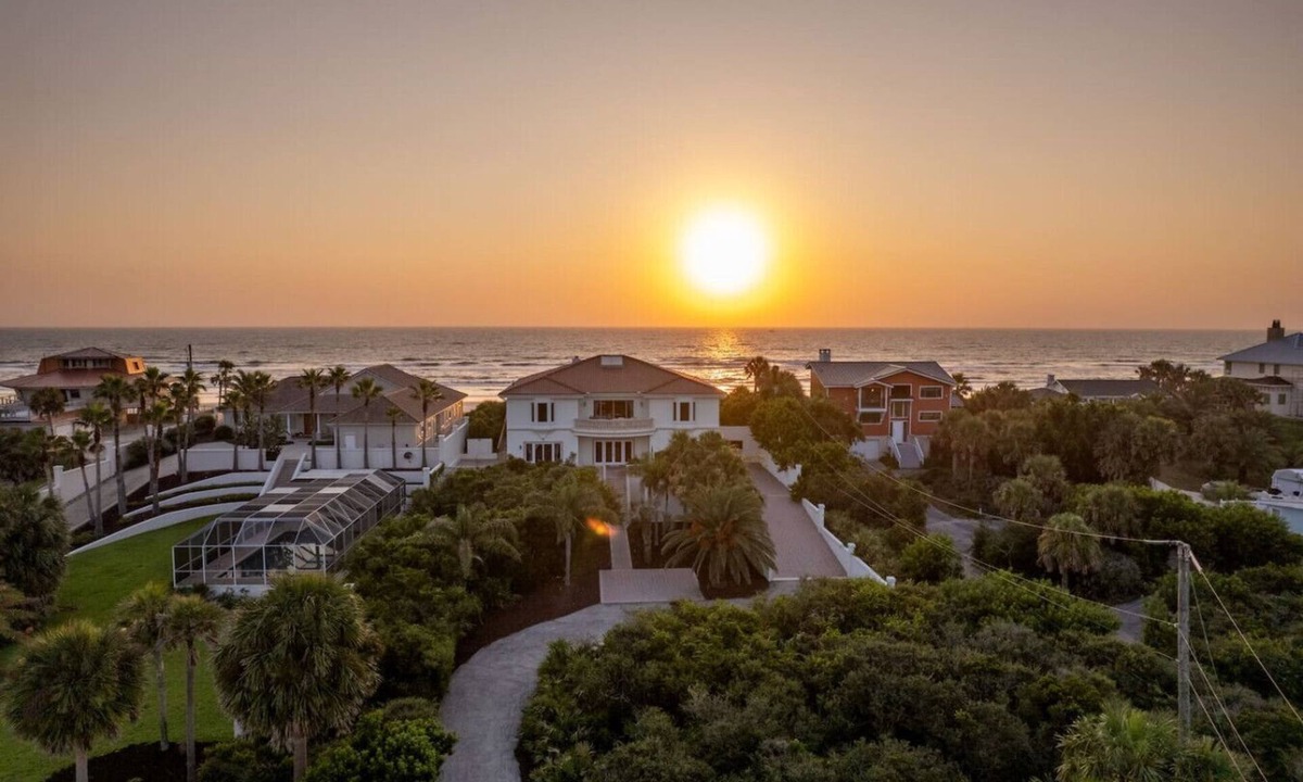 Crescent Beach House | Sunrise at the Beach Luxury Oceanfront Escape