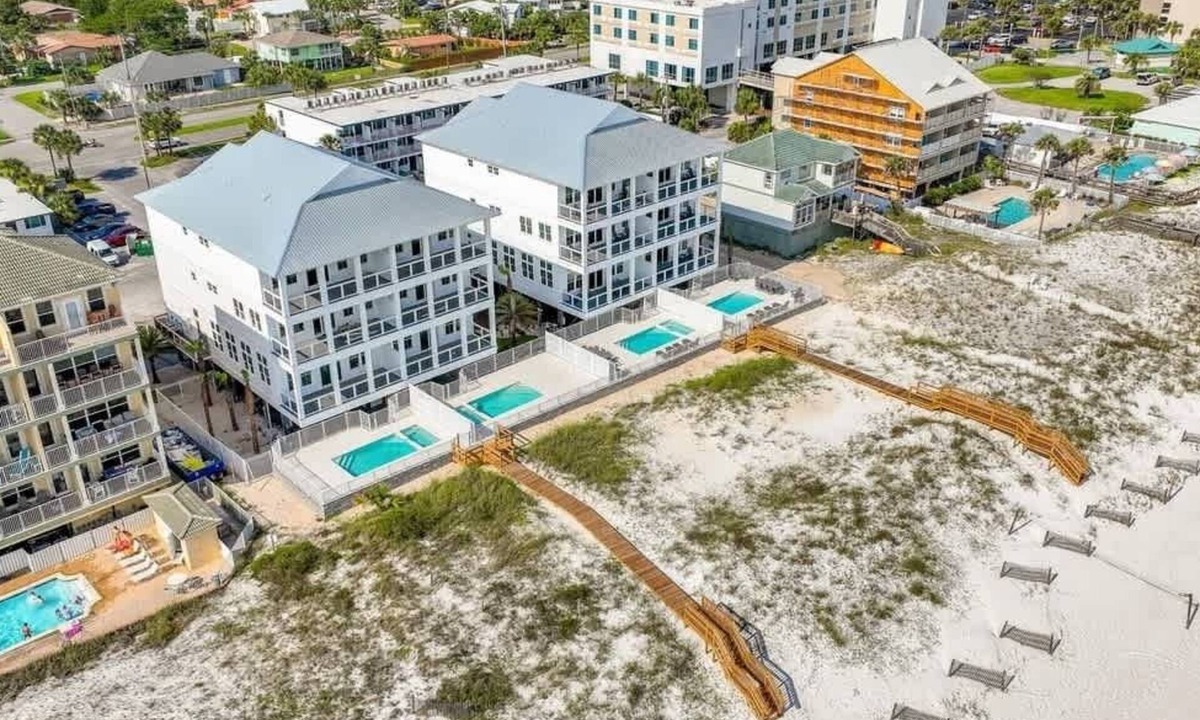 Fort Walton Beach House | Sunrise B🌞Waterfront👙Pool & Hot Tub🐶Dogs OK