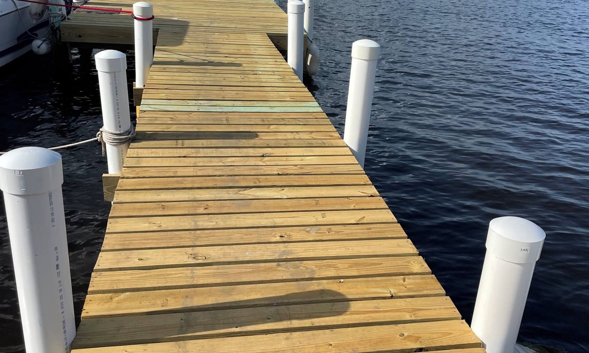 Nokomis Cottage | Sunrise ensuite, 1 Bed 1 bath on privately owned property on the Bay in Nokomis.