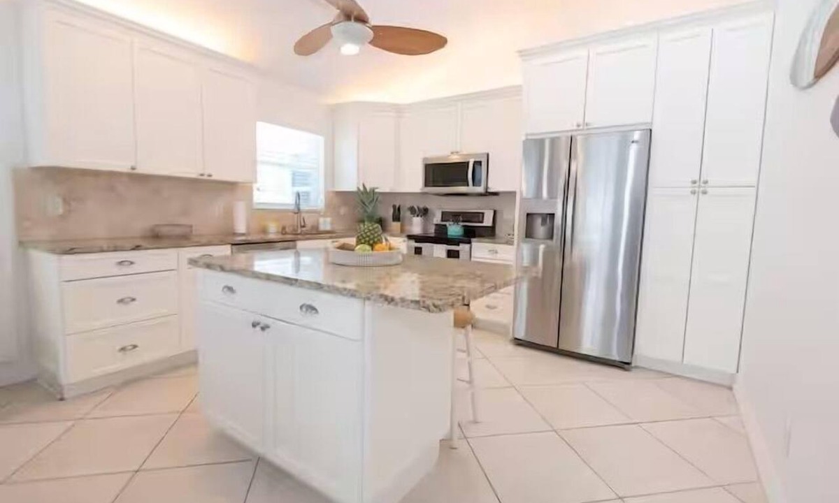 Fort Pierce Shores House | Sunrise Views & Beach Access | BBQ + Free Parking