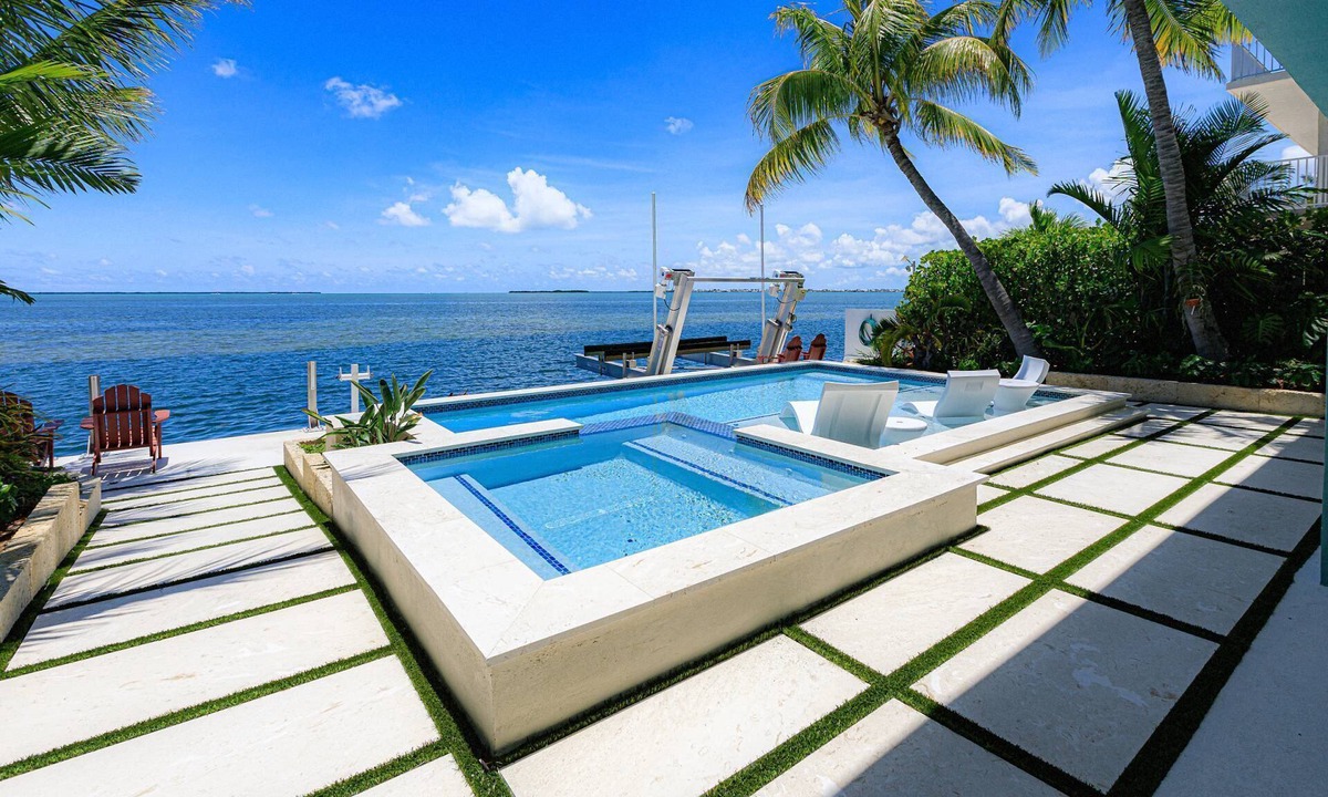 Summerland Key House | Sunset Serenity – Open Water Paradise | Dockage, Sunset Views, Dog Friendly & Minutes to Key West