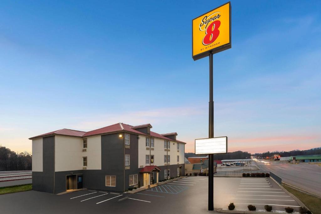 Graysville Hotel | Super 8 by Wyndham Chattanooga East - Hamilton Place