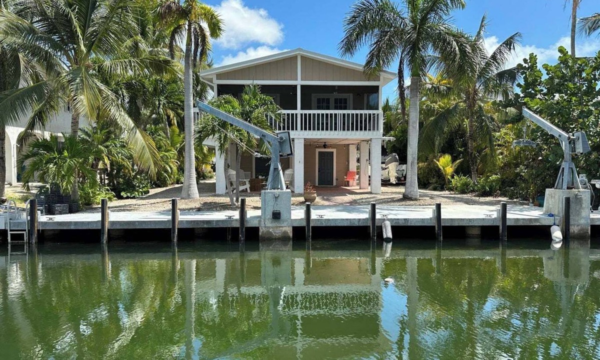 Little Torch Key House | Super Cute 2 BR FL Keys Canal Home - Great Boating Access - Little Torch Key